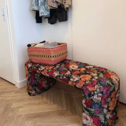 Xenos Bankjes-Bankje bouquet - rood/paars/zwart - 44x120x45 cm