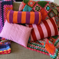Xenos Kussens-Bolster kussen met strepen - paars/oranje - ø18x45 cm