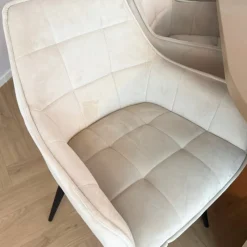 Xenos Eetkamerstoelen-Eetkamerstoel velvet met armleuning - beige - 87x56.5x43 cm