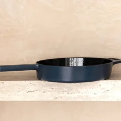 Hugo Kennis Pannen-koekenpan - gietijzer - blauw/zwart - ø24 cm