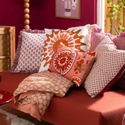 Xenos Kussens-Kussen ruffles - roze - 45x45 cm