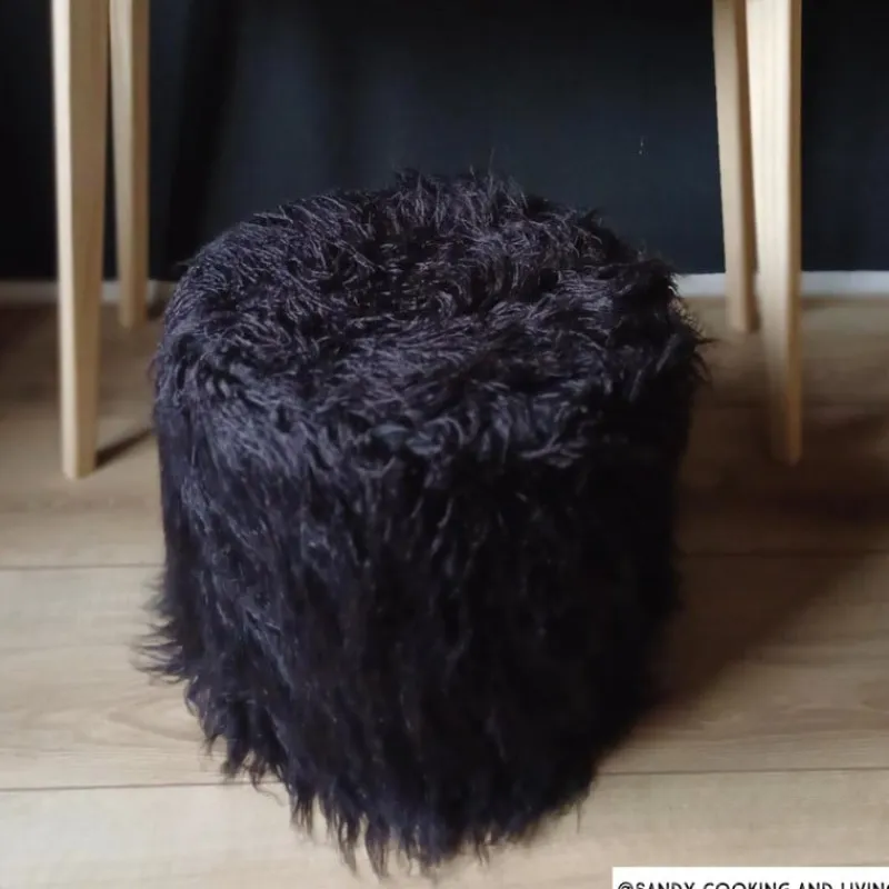 Xenos Poefjes-Poef fluffy - zwart - 38x42x42 cm