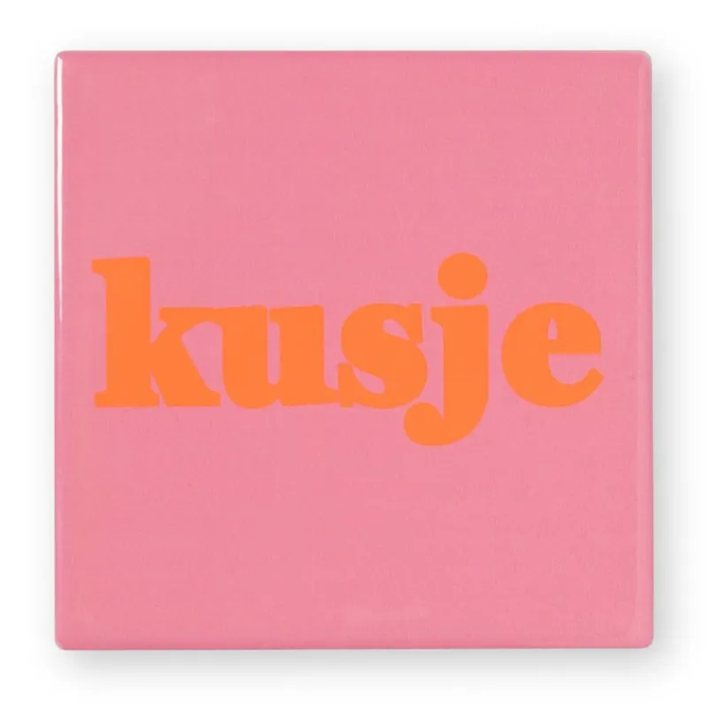 Xenos Bruiloft|Kerstcadeaus-Siertegel Kusje - roze/oranje - 10x10x0.5 cm